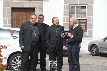 Visita del nuncio del Papa a la Basílica de Telde/Francisco Javier Santana y Antonio Alí.